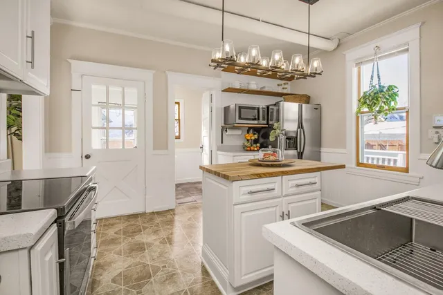 $285,000 | 1191 Albemarle Street, St. Paul, MN 55117