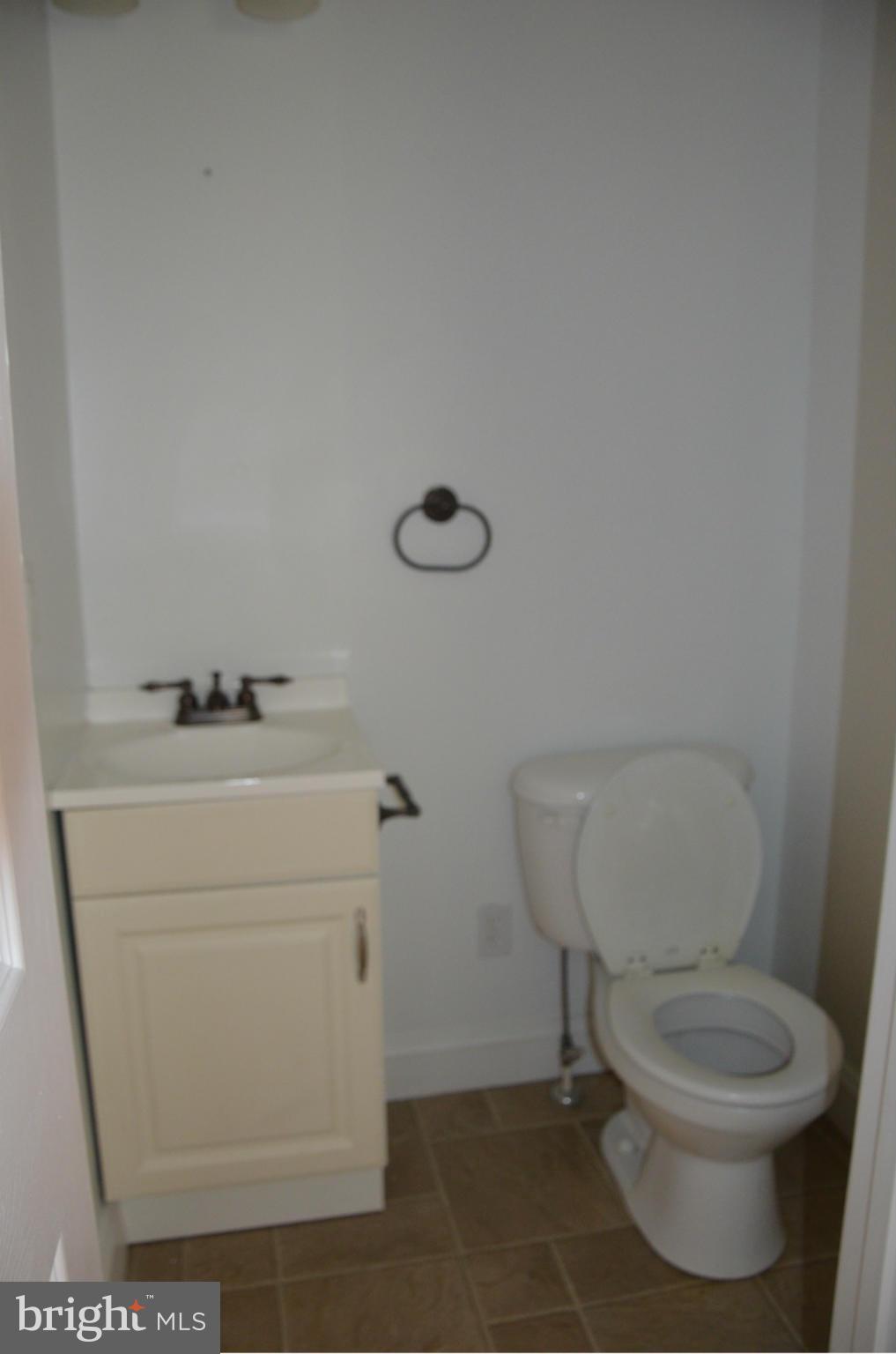 3920 Inner Circle Baltimore, MD 21225 - Photo 15 of 17 Bath