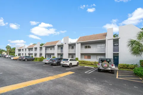 $199,000 | 2820 Southwest 22nd Avenue, Unit 2040, Delray Beach, FL 33445