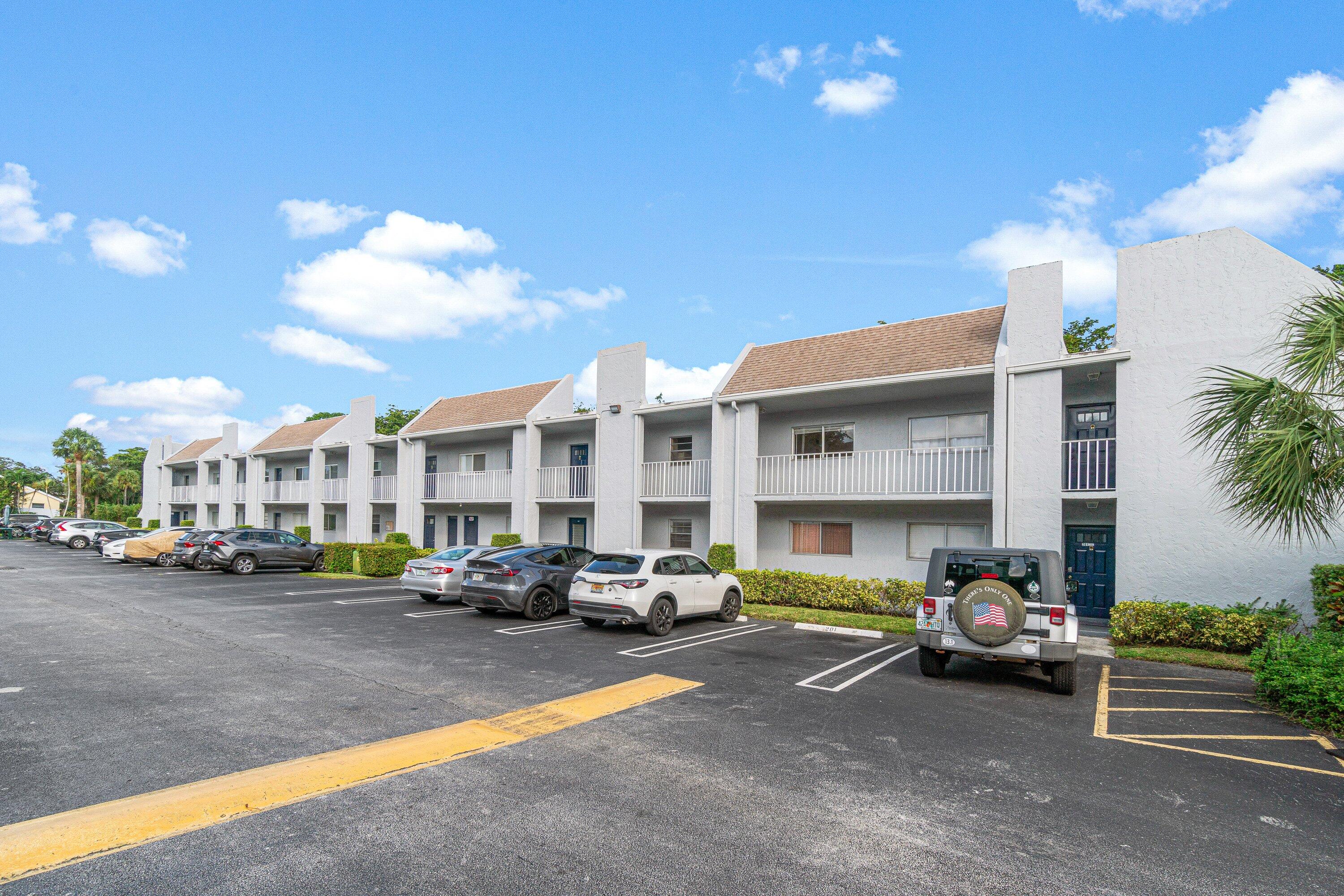 2820 Southwest 22nd Avenue, Unit 2040 Delray Beach, FL 33445 - Photo 2 of 15 front ext