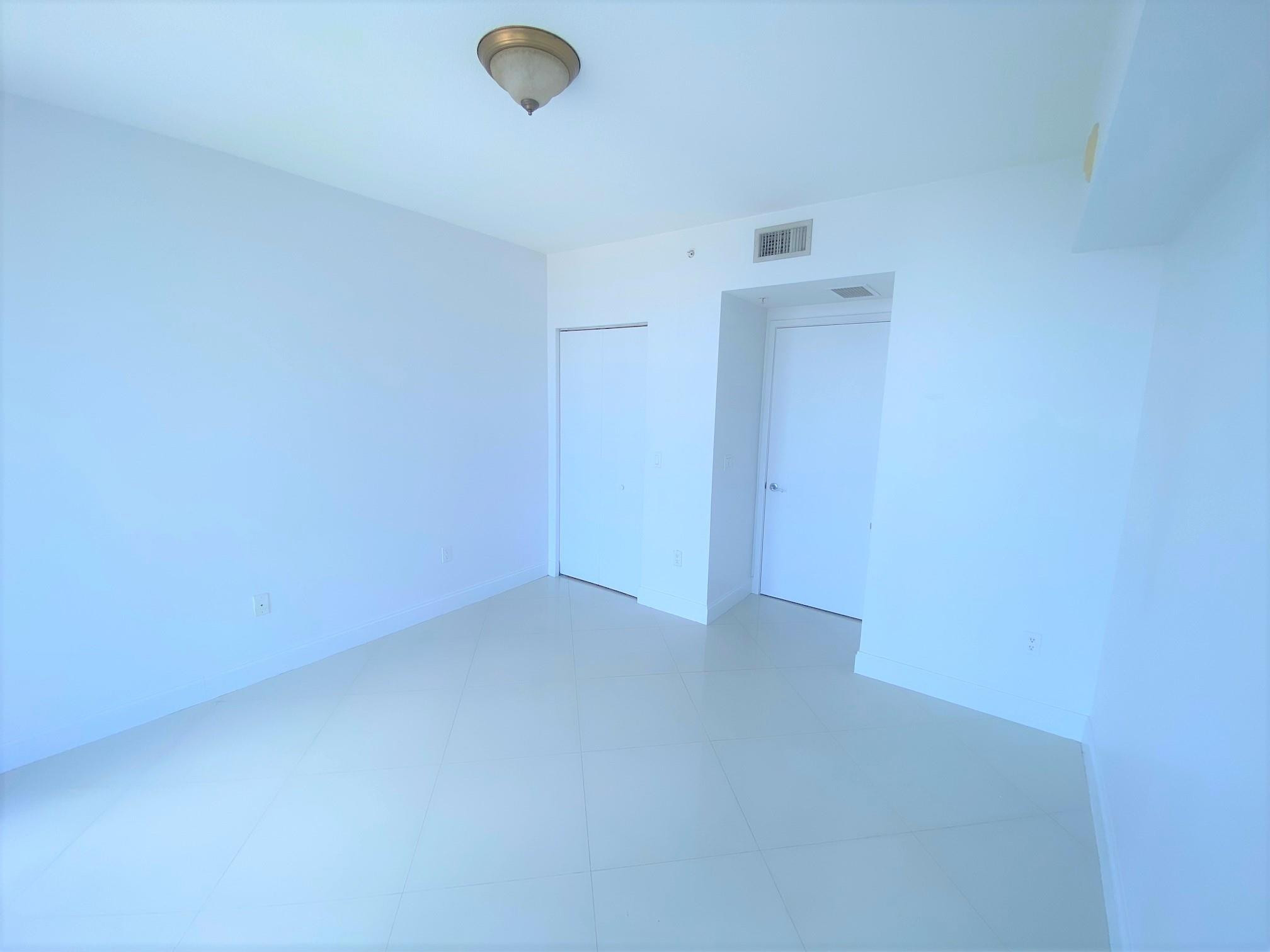 185 Southwest 7th Street, Unit 3708 Miami, FL 33130 - Photo 14 of 19 Photo 14