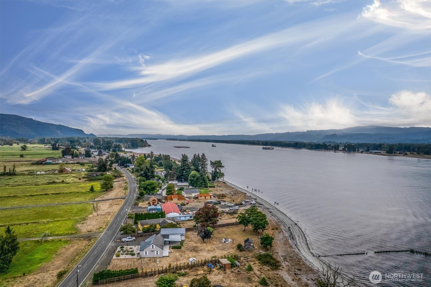 82 East Sunny Sands Road Cathlamet, WA 98612 - Photo 38 of 40