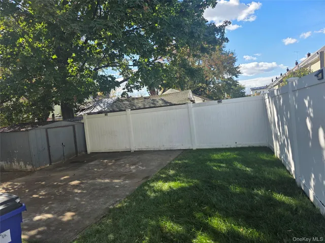 $1,250 | 114-36 194th Street | St. Albans