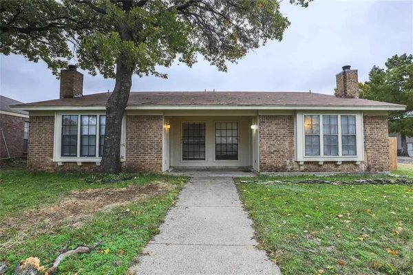 $1,250 | 503 Crowley Road, Arlington, TX 76012
