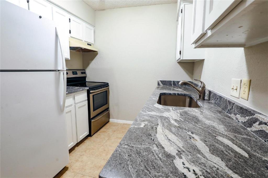 503 Crowley Road Arlington, TX 76012 - Photo 5 of 13