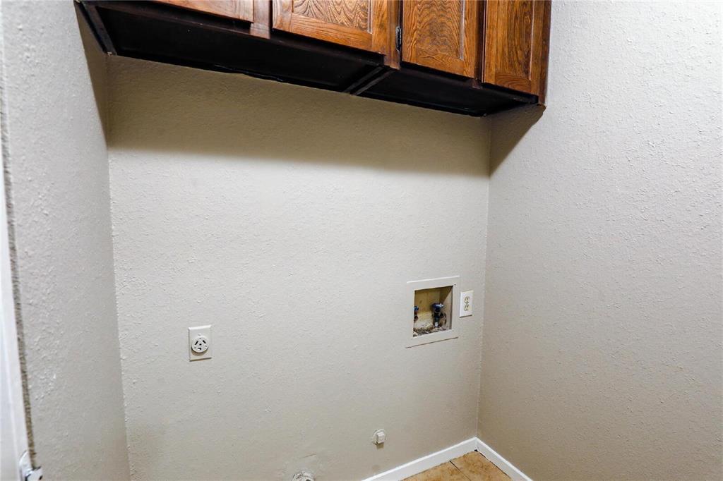 503 Crowley Road Arlington, TX 76012 - Photo 9 of 13