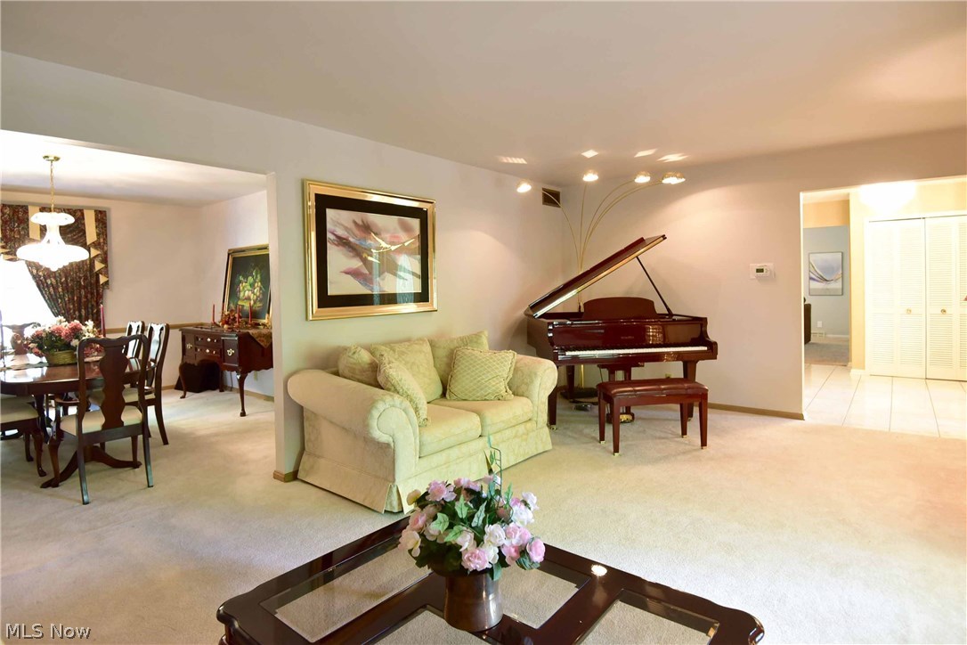 305 Wyant Road Akron, OH 44313 - Photo 9 of 29 Gallery Image 9