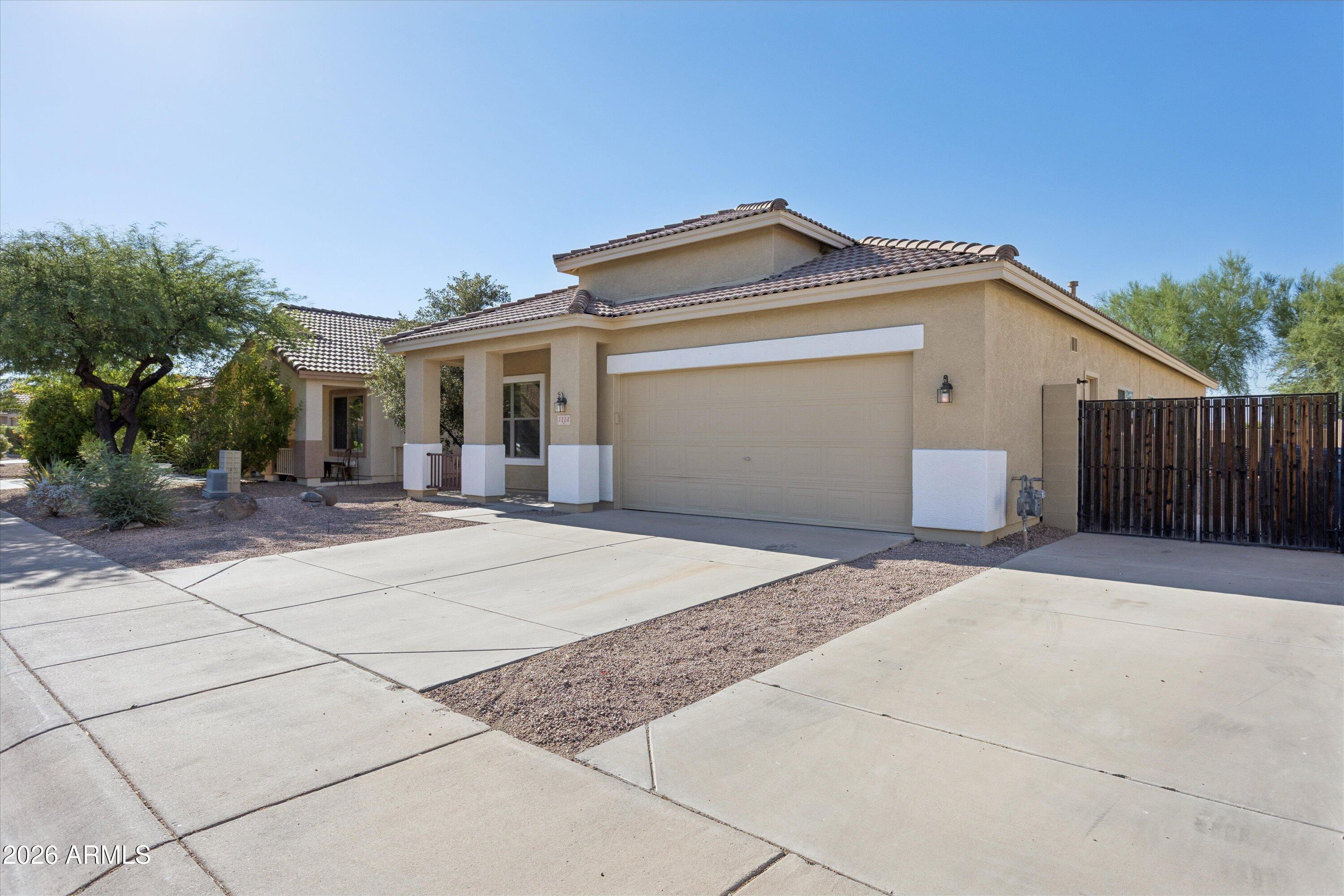 1114 East Pedro Road Phoenix, AZ 85042 - Photo 2 of 33