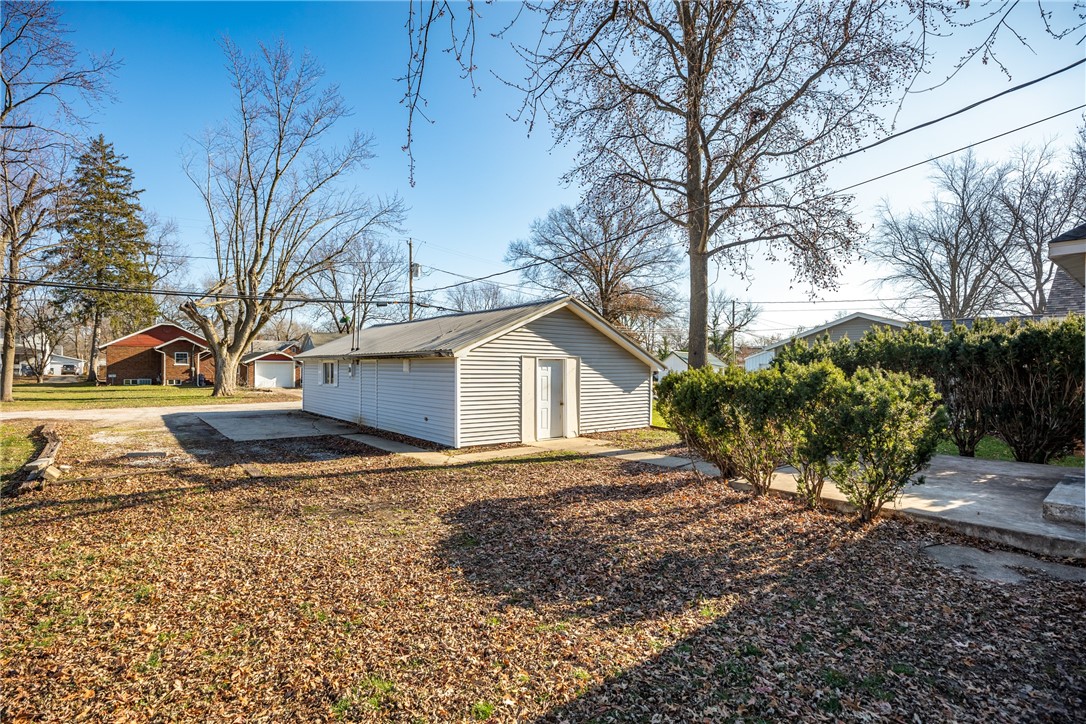 205 North 3rd Street Altamont, IL 62411 - Photo 4 of 25