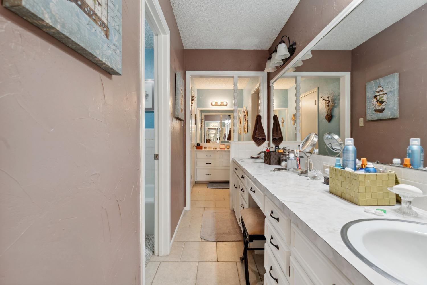 1613 Ave H Abernathy, TX 79311 - Photo 14 of 24 Master Bath