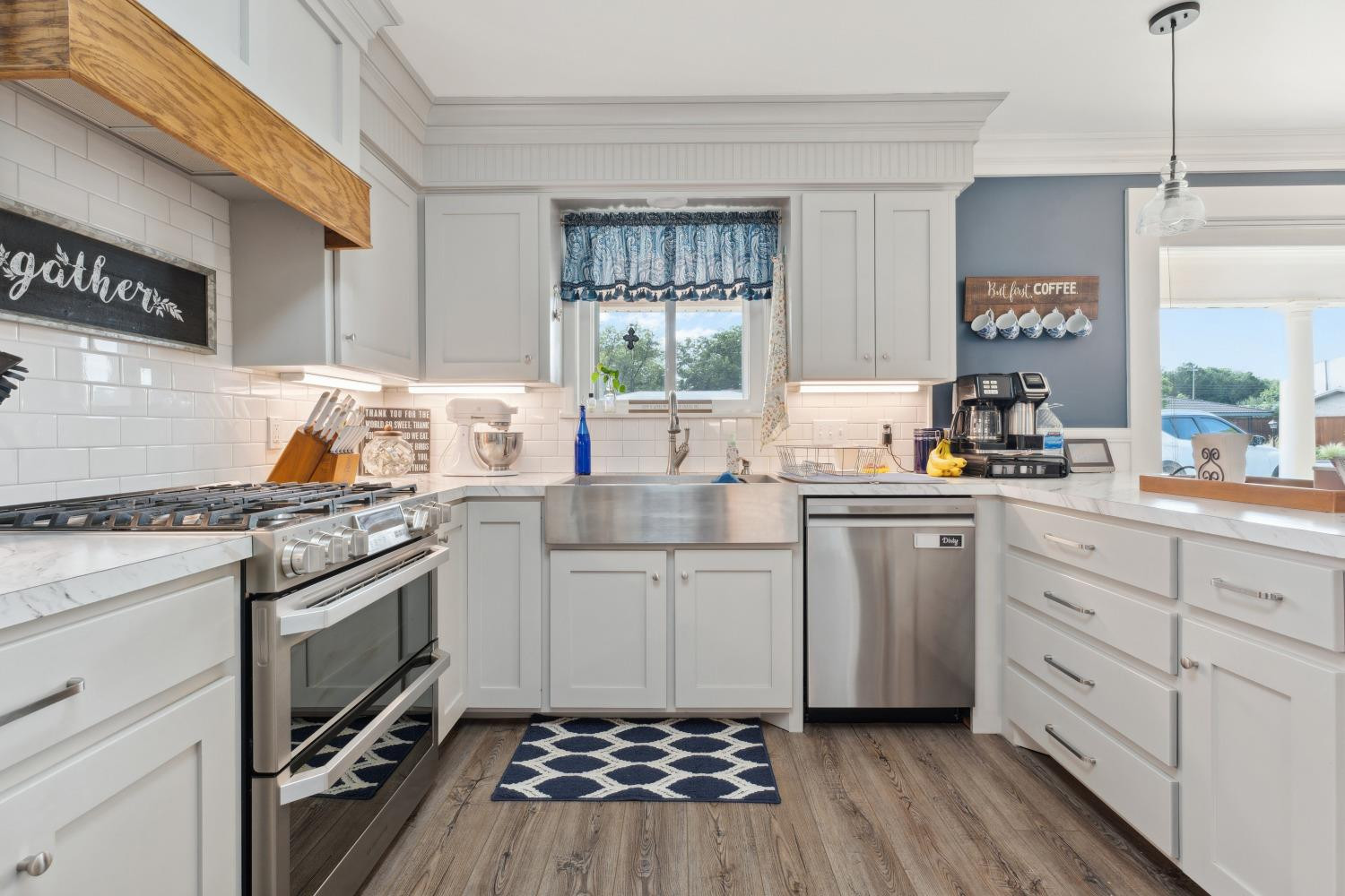 1613 Ave H Abernathy, TX 79311 - Photo 8 of 24 Updated Kitchen