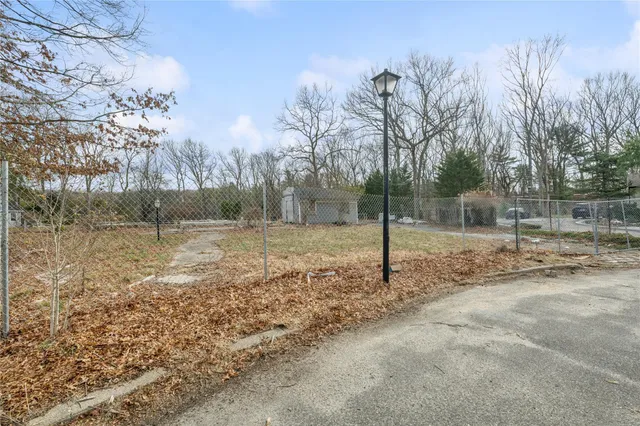 $1,199,000 | 9 Jeanine Court, Dix Hills, NY 11746