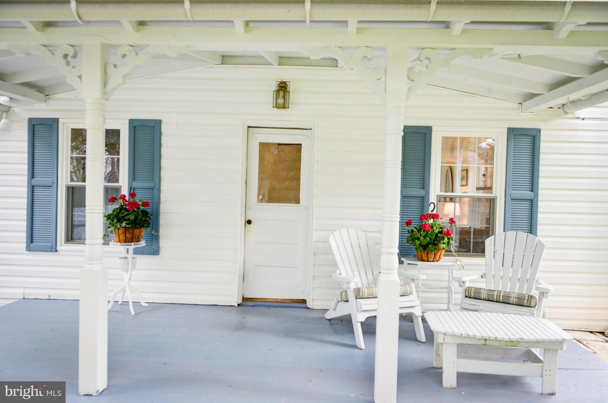40215 Gap Road Leesburg, VA 20175 - Photo 9 of 21 Front porch