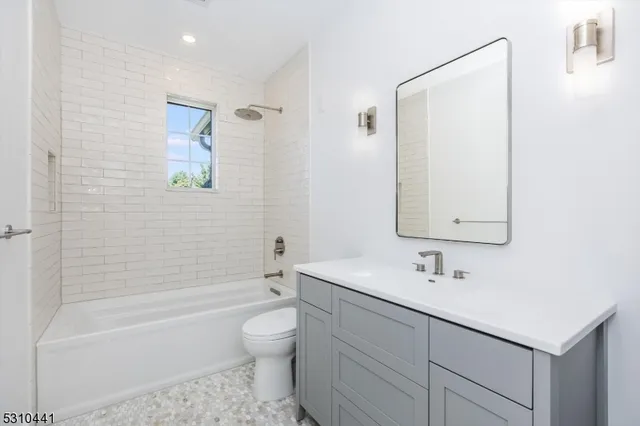 $5,500 | 63 Park Street, Unit 1, Montclair, NJ 07042