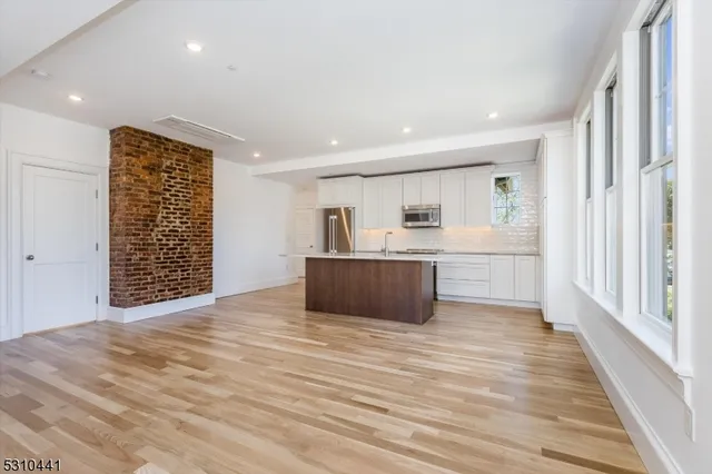 $5,500 | 63 Park Street, Unit 1, Montclair, NJ 07042