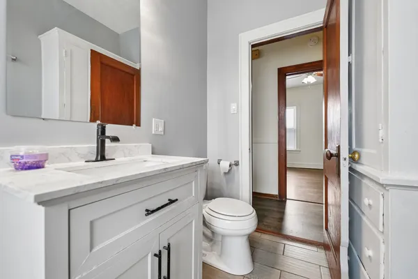 $2,950 | 10226 South Charles Street, Unit 1, Chicago, IL 60643