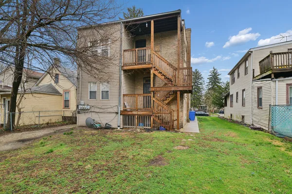 $2,950 | 10226 South Charles Street, Unit 1, Chicago, IL 60643