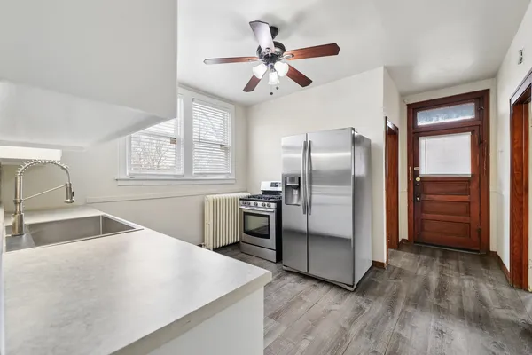 $2,950 | 10226 South Charles Street, Unit 1, Chicago, IL 60643