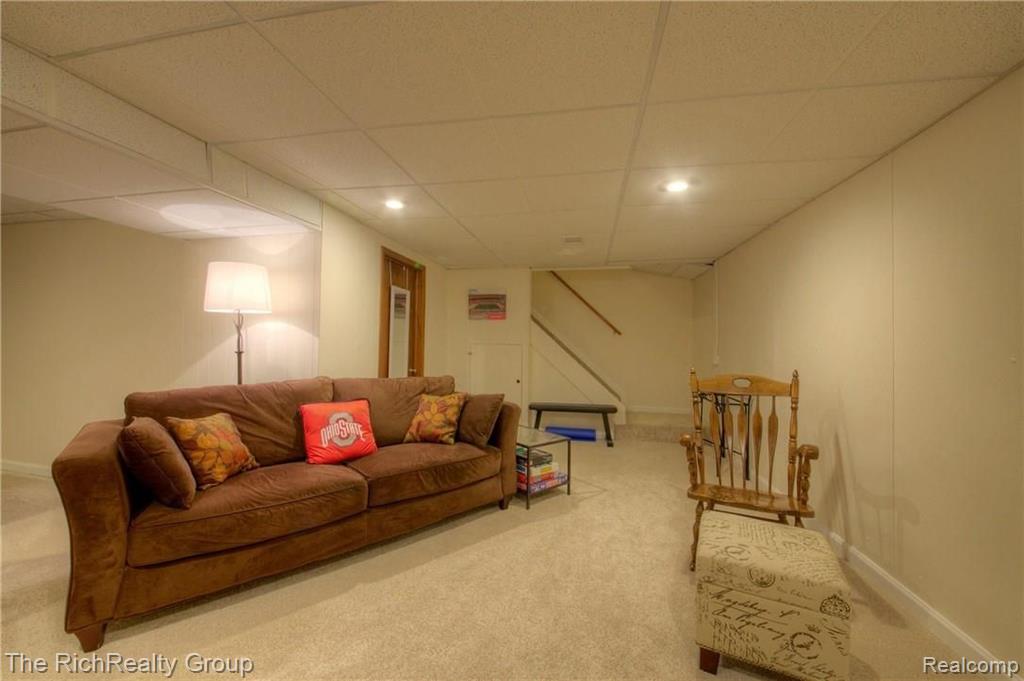 11701 Sycamore Road Plymouth, MI 48170 - Photo 21 of 34 Gallery Image 21