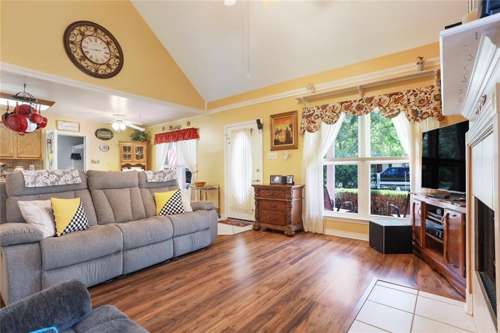 414 West Suncrest Loop Slidell, LA 70458 - Photo 4 of 21 Gallery Image 4
