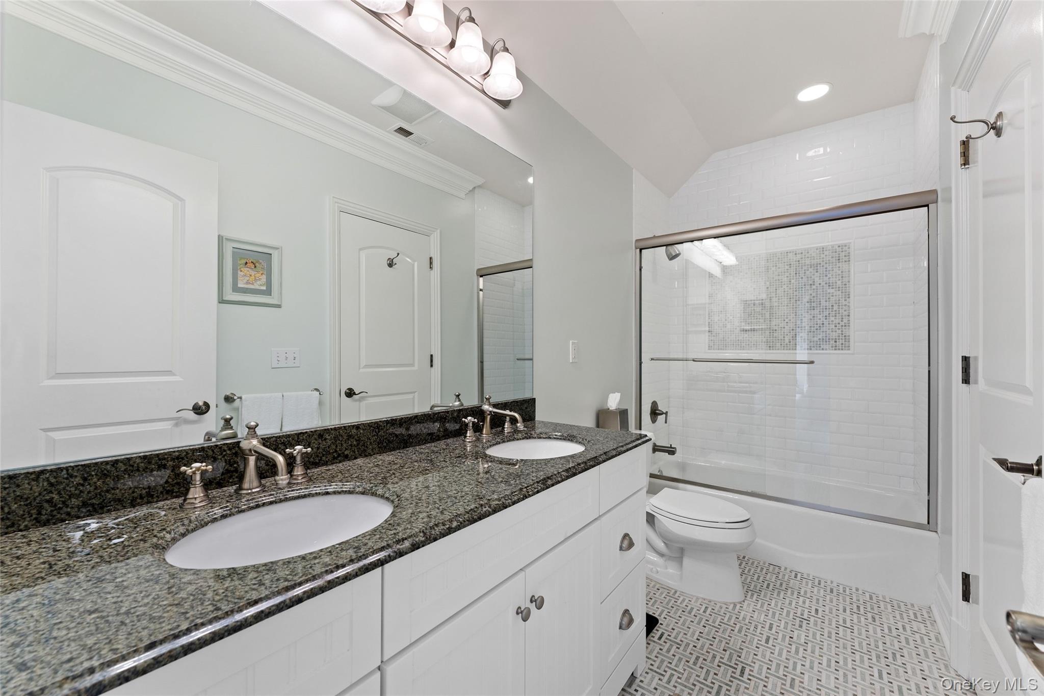 64 Stratton Road Scarsdale, NY 10583 - Photo 22 of 49 Jack and Jill Bath