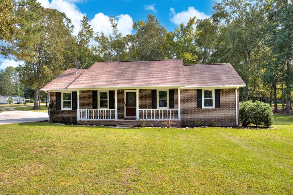 1051 Doyle Street Manning, SC 29102 - Photo 3 of 42 Gallery Image 3