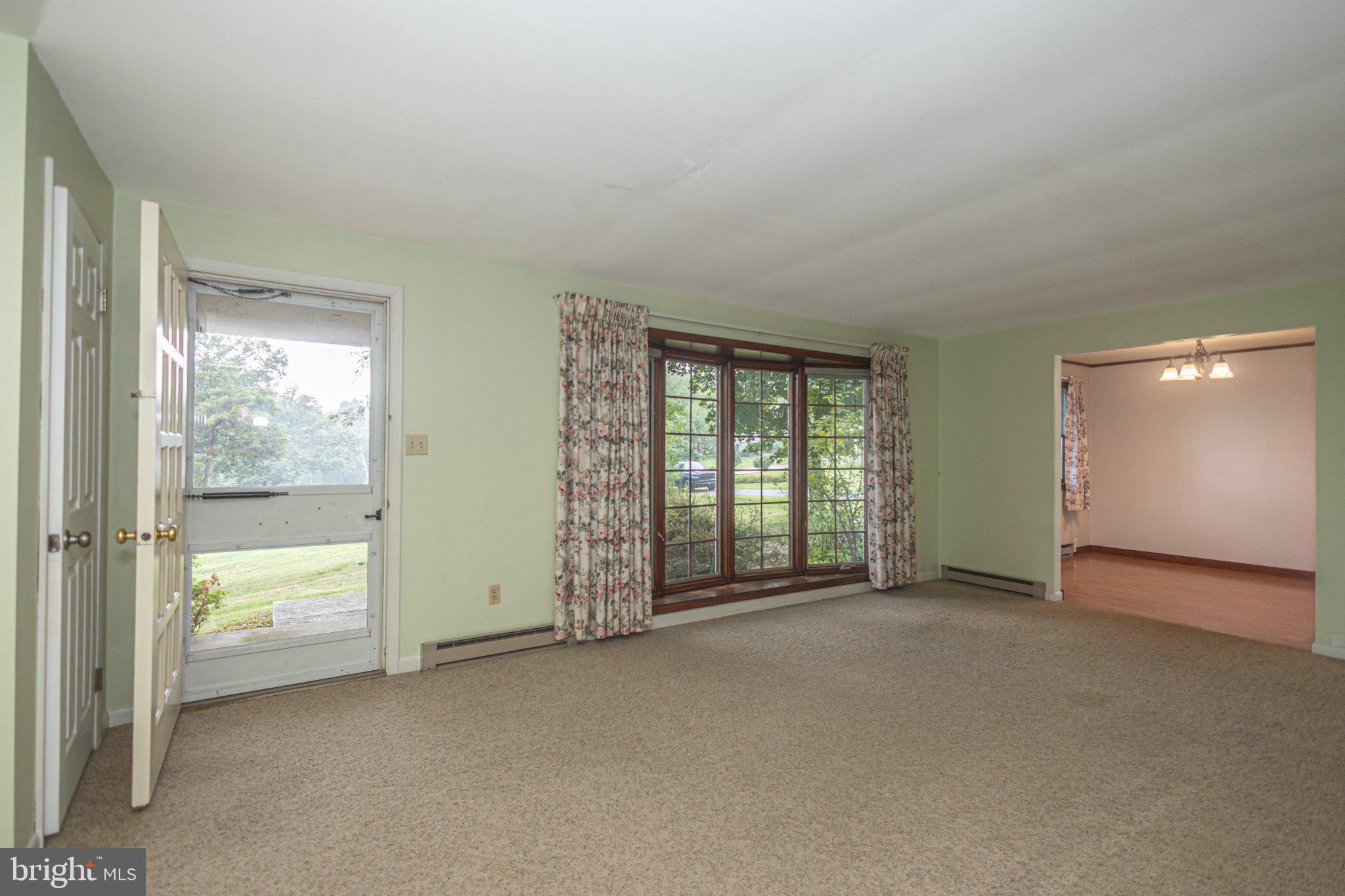 130 Webber Road Telford, PA 18969 - Photo 7 of 52 Spacious living area with natural light.