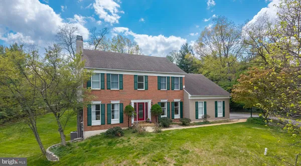 $850,000 | 320 Long Ridge Lane, Exton, PA 19341