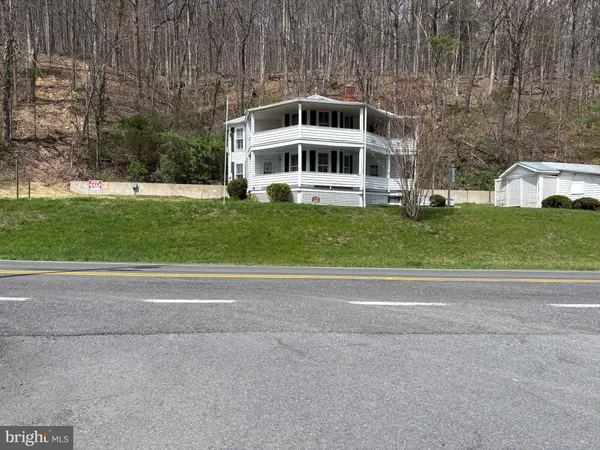 $275,000 | 18250 South Fork Road, Moorefield, WV 26836
