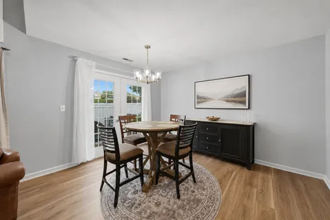 $335,000 | 125 South Atherton Court, Bloomingdale, IL 60108
