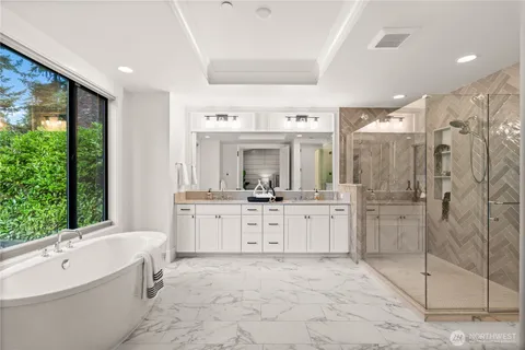 $5,200,000 | 10668 Southeast 32nd Street, Bellevue, WA 98004