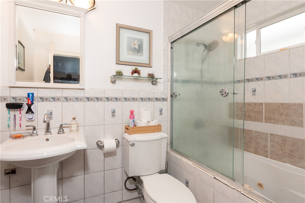 22522 Catskill Avenue Carson, CA 90745 - Photo 11 of 19