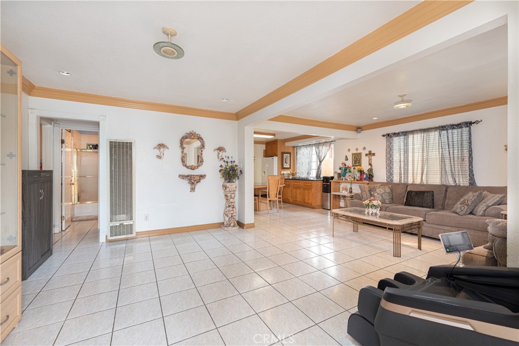 22522 Catskill Avenue Carson, CA 90745 - Photo 4 of 19