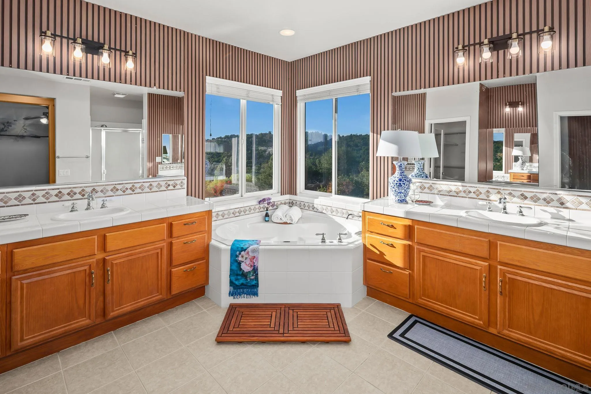 624 Ridgemont Circle Escondido, CA 92027 - Photo 23 of 75