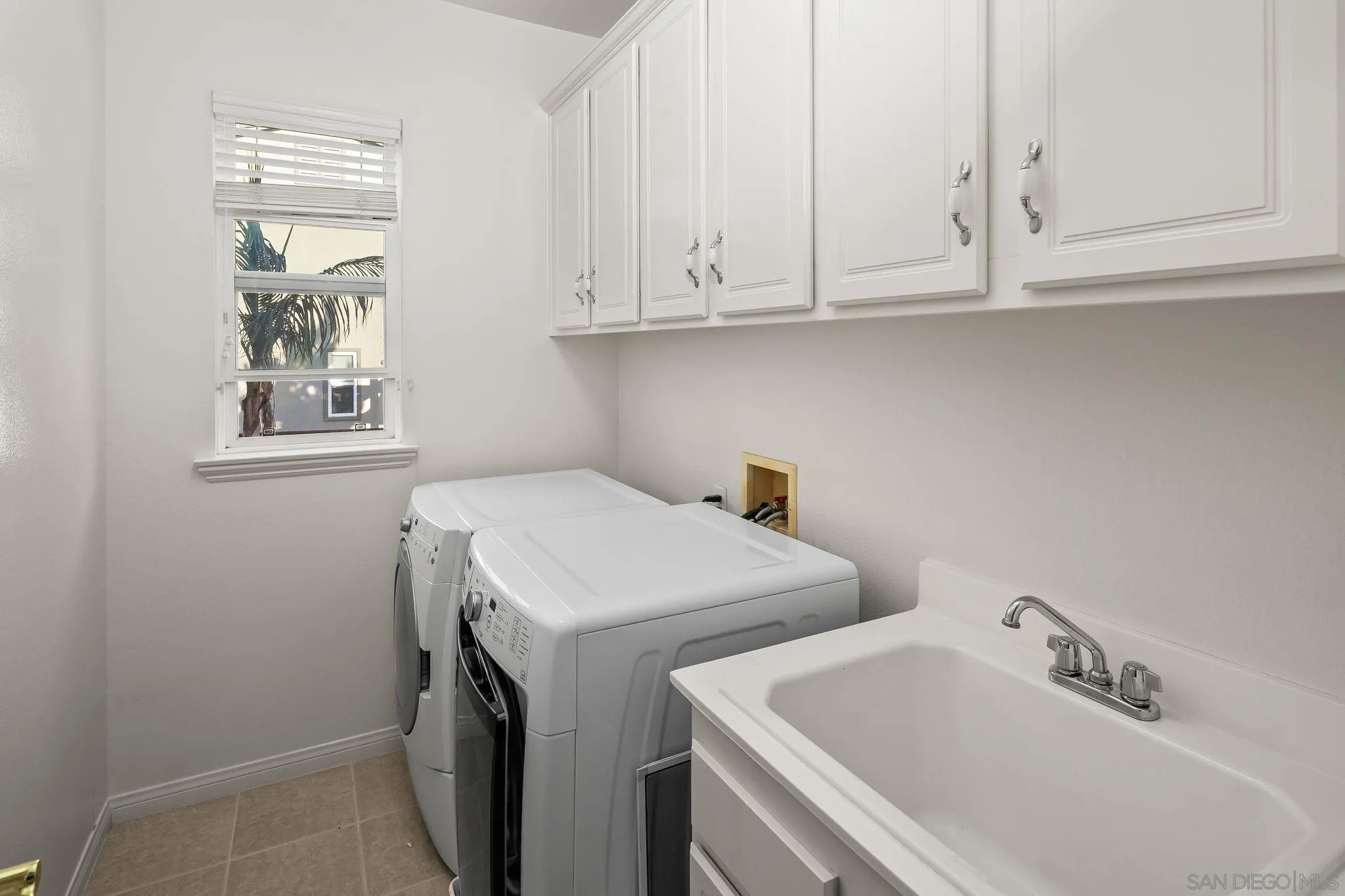 624 Ridgemont Circle Escondido, CA 92027 - Photo 34 of 75