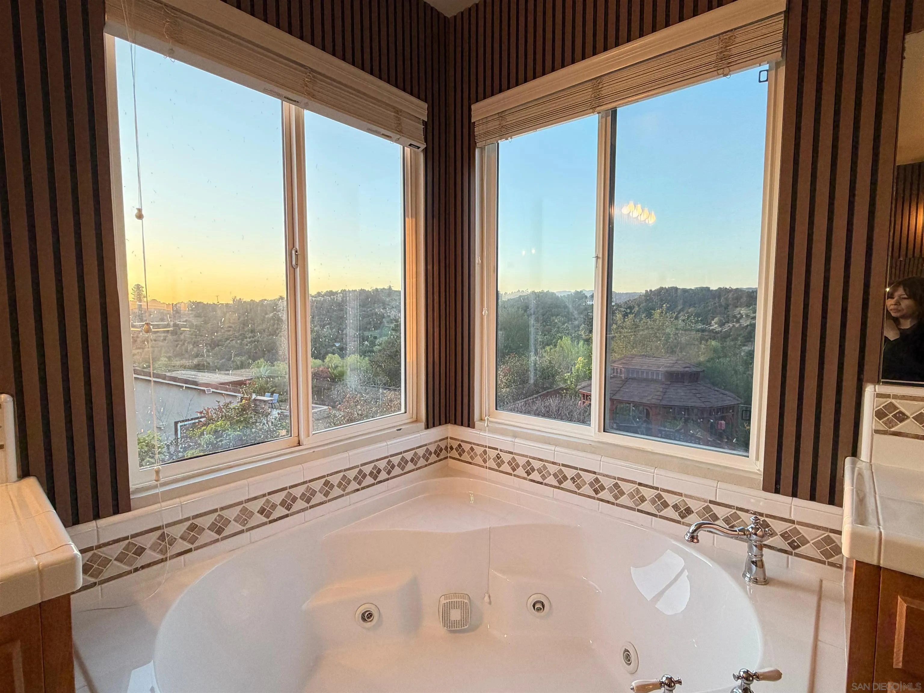 624 Ridgemont Circle Escondido, CA 92027 - Photo 8 of 75