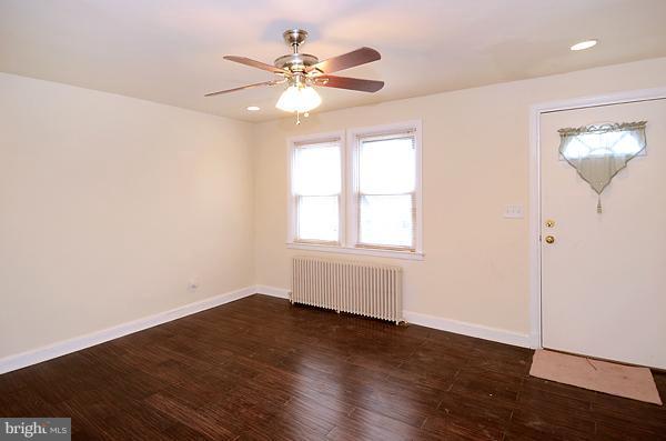1637 Northwick Road Baltimore, MD 21218 - Photo 12 of 17 Living Room