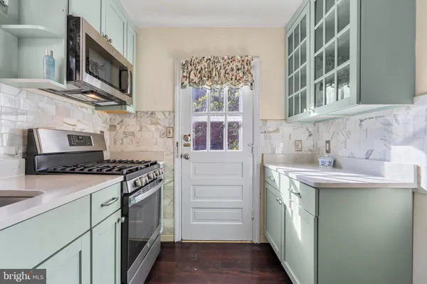 $3,950 | 6130 11th Road North, Arlington, VA 22205