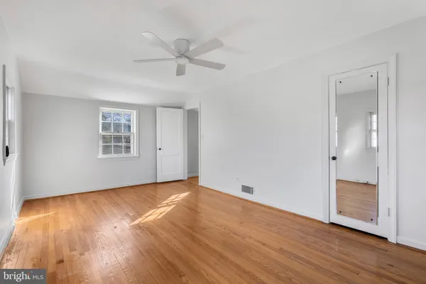 $3,950 | 6130 11th Road North, Arlington, VA 22205