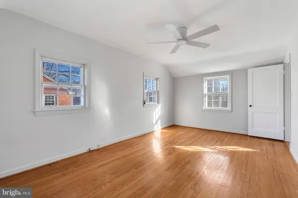 $3,950 | 6130 11th Road North, Arlington, VA 22205
