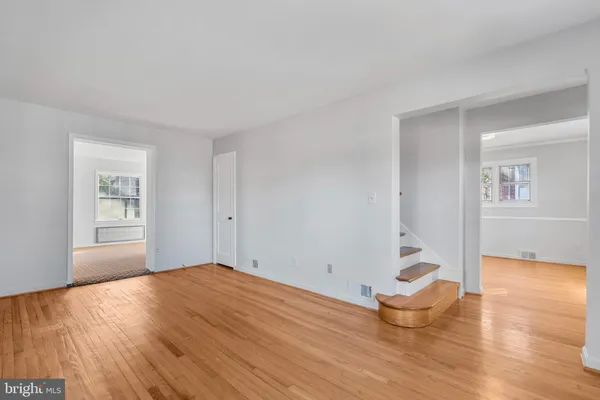 $3,950 | 6130 11th Road North, Arlington, VA 22205