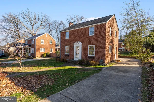 $3,950 | 6130 11th Road North, Arlington, VA 22205