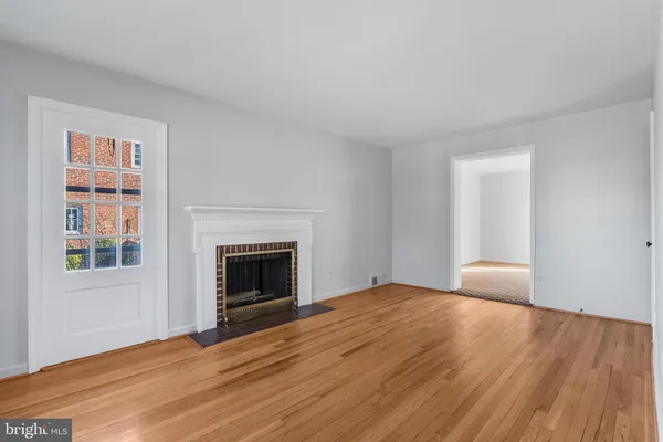 $3,950 | 6130 11th Road North, Arlington, VA 22205