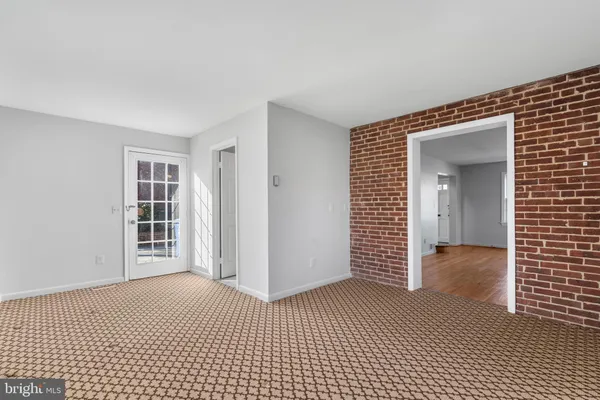 $3,950 | 6130 11th Road North, Arlington, VA 22205