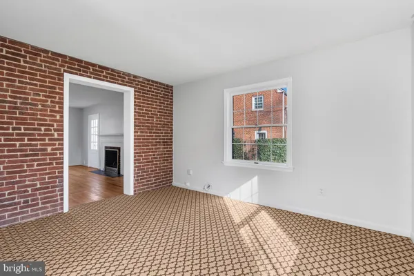 $3,950 | 6130 11th Road North, Arlington, VA 22205