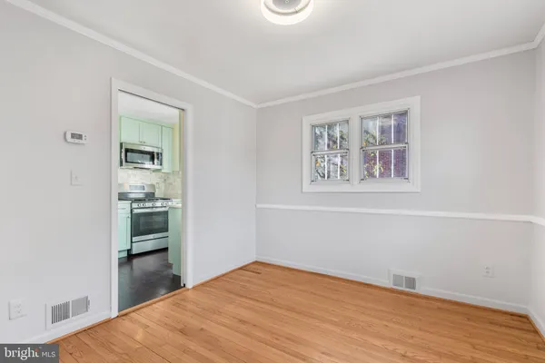 $3,950 | 6130 11th Road North, Arlington, VA 22205