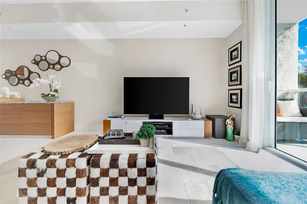 $4,000 | 253 Northeast 2nd Street, Unit 1109, Miami, FL 33132