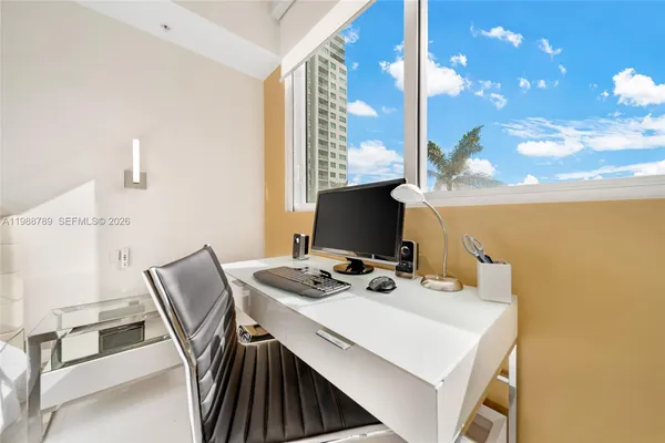 $4,000 | 253 Northeast 2nd Street, Unit 1109, Miami, FL 33132