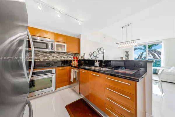 $4,000 | 253 Northeast 2nd Street, Unit 1109, Miami, FL 33132