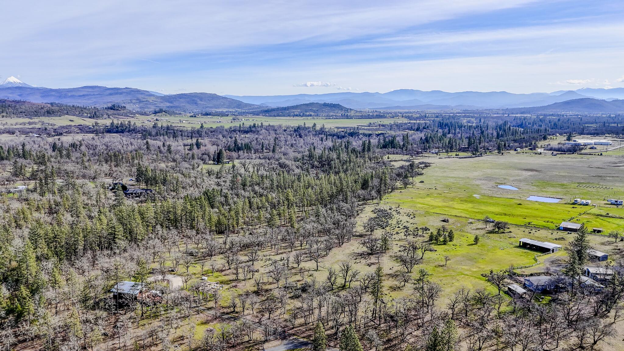 506 Greenleaf Drive Eagle Point, OR 97524 - Photo 8 of 38 DJI_20260227135320_0489_D-HDR
